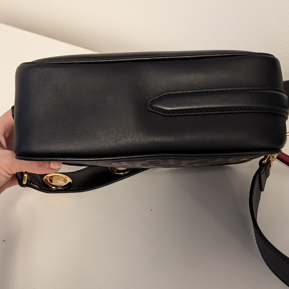 Fendi Embossed FF Camera Bag - Picture 4 of 9